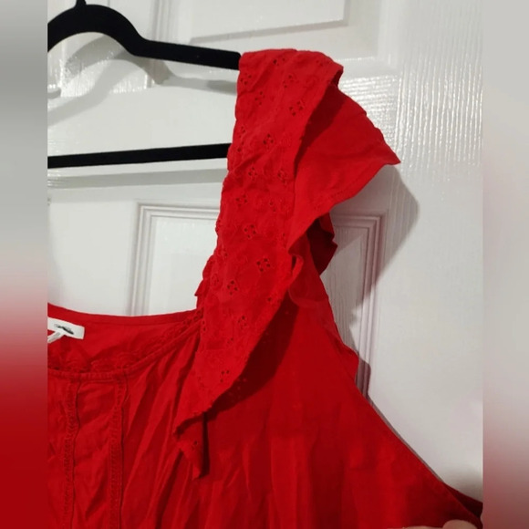 NWOT Maurices Solid Red Eyelet Trim Flutter Sleeve Top in Size 4X - Picture 7 of 10
